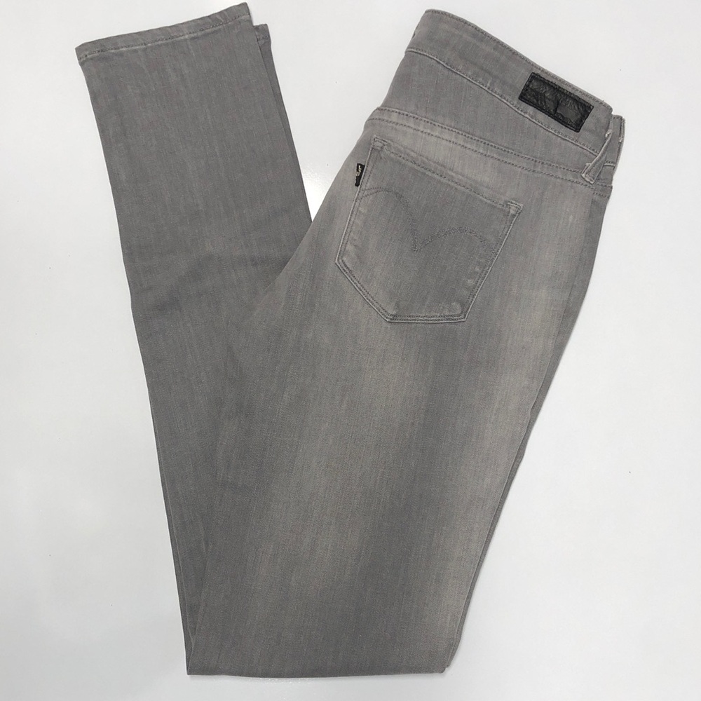 Levi’s slight curvy skinny jeans size 28